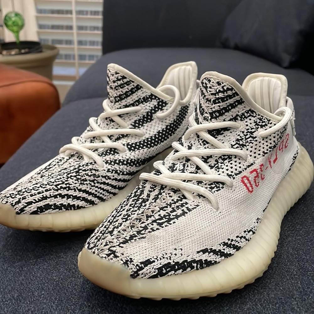 Adidas Yeezy Boost Zebra 350 V2 - USED